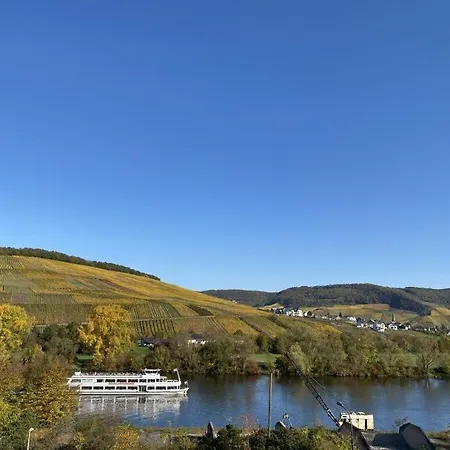 Holiday Above The Moselle 2 *