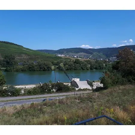 Holiday Above The Moselle 2 *